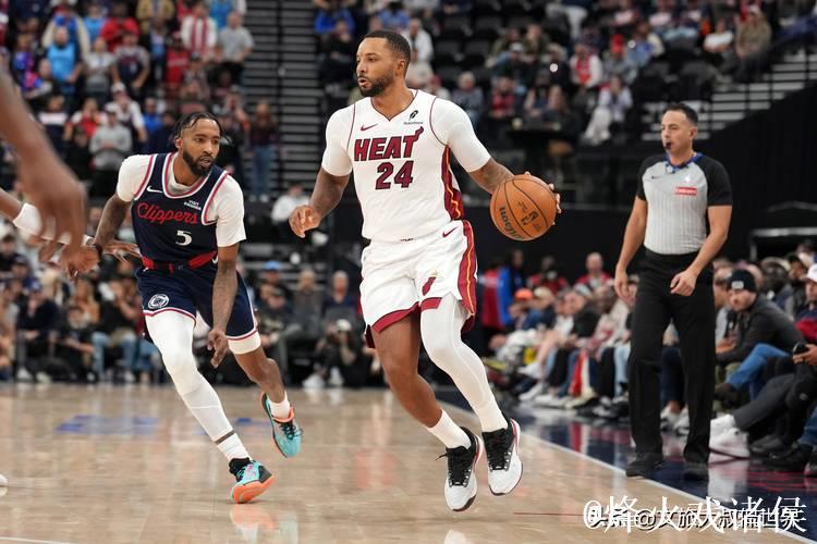 鲍威尔谈近期挣扎：赛季初打得好因对手还不熟悉我们的体系