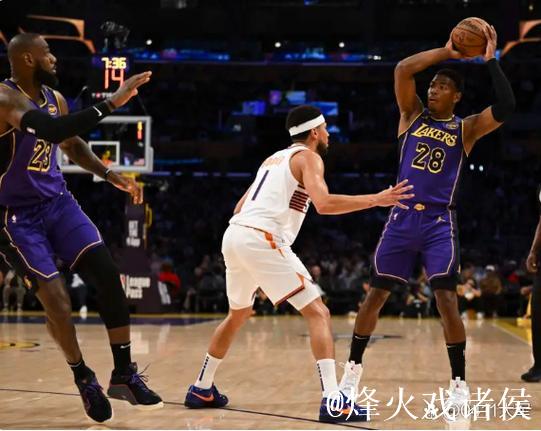 杜兰特狂轰30分詹姆斯低迷 湖人不敌太阳三连胜告终 杜兰特狂轰30分詹姆斯低迷 湖人不敌太阳三连胜告终